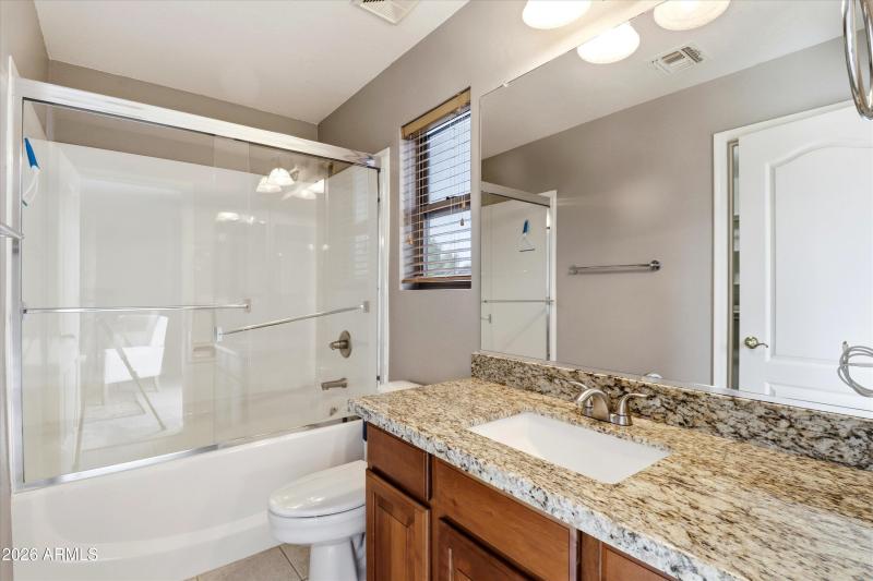 28-Upstairs Suite Bathroom