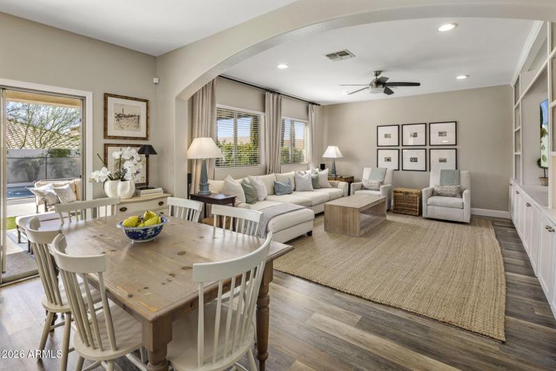 Eat in Kitchen Dining Area