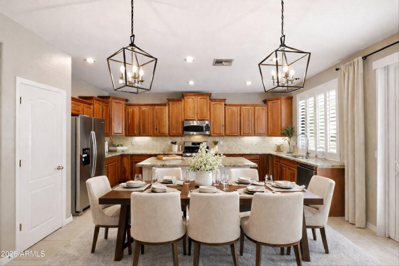 3-Dining Virtual Staging