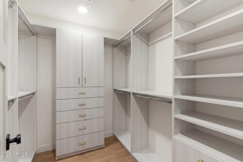 Primary Walk in Close