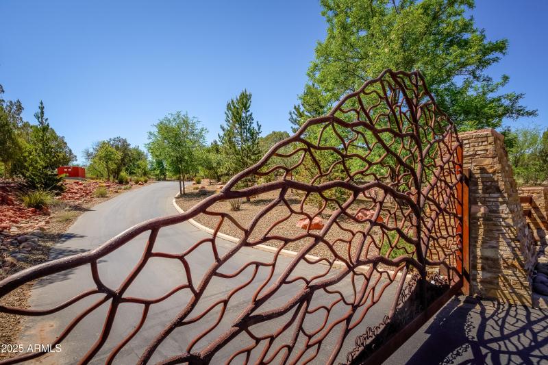 Gated entrance to Cross Creek Ranch