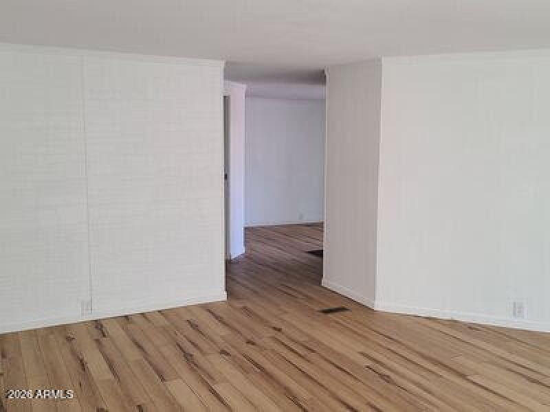 5950WMissouriAve_65685_9