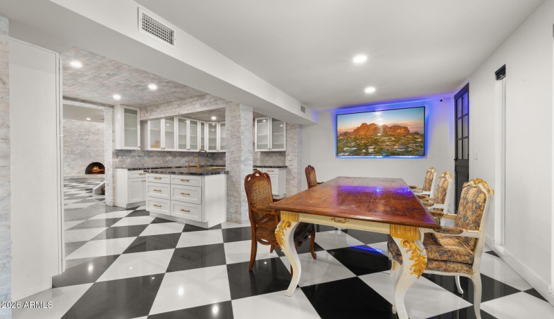 5-web-or-mls-Dining Space1