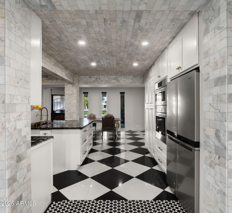 11-web-or-mls-Kitchen8