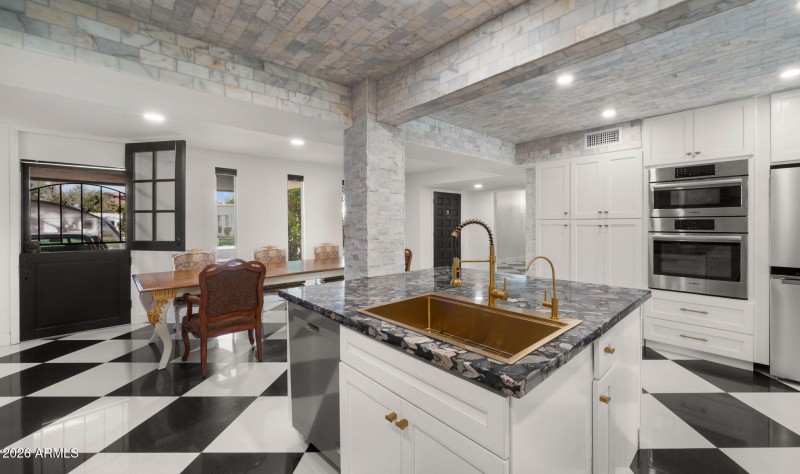 19-web-or-mls-Kitchen6 (2)