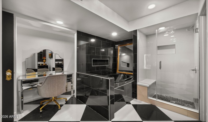 32-web-or-mls-Main Level Primary Bedroom