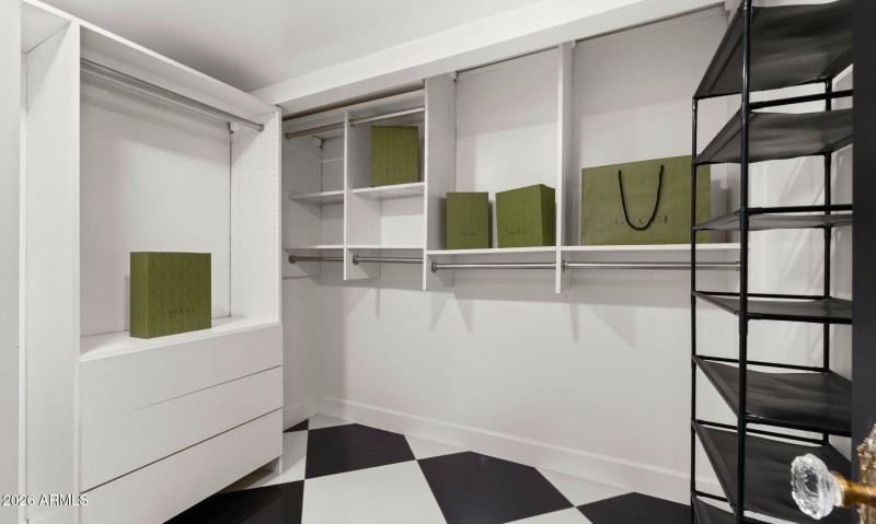 60-web-or-mls-Upstairs Primary Bedroom1