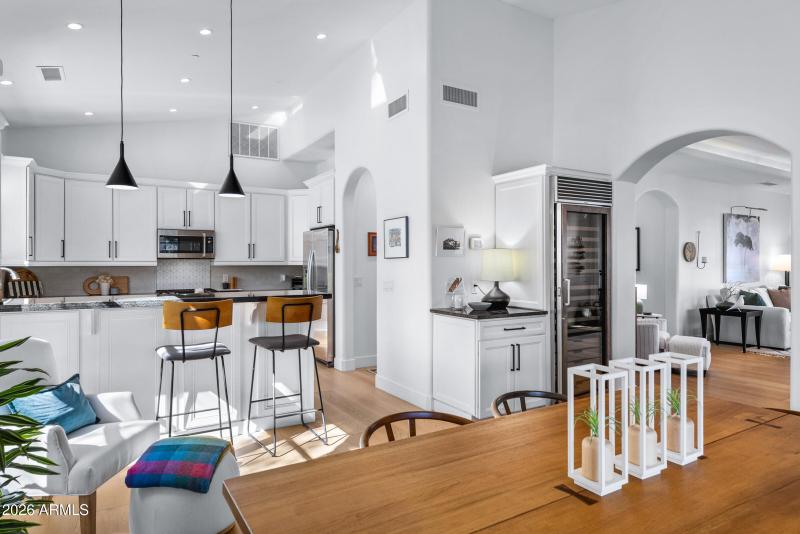 1777 W Ocotillo Rd #16-20