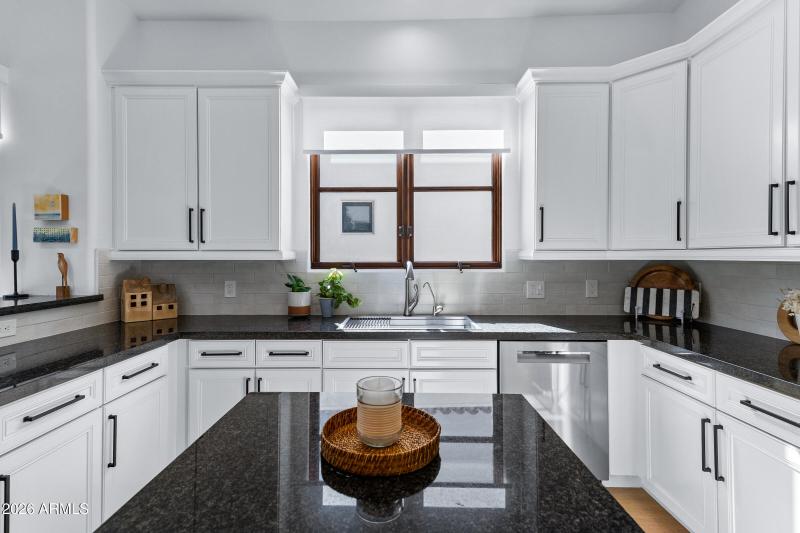 1777 W Ocotillo Rd #16-23