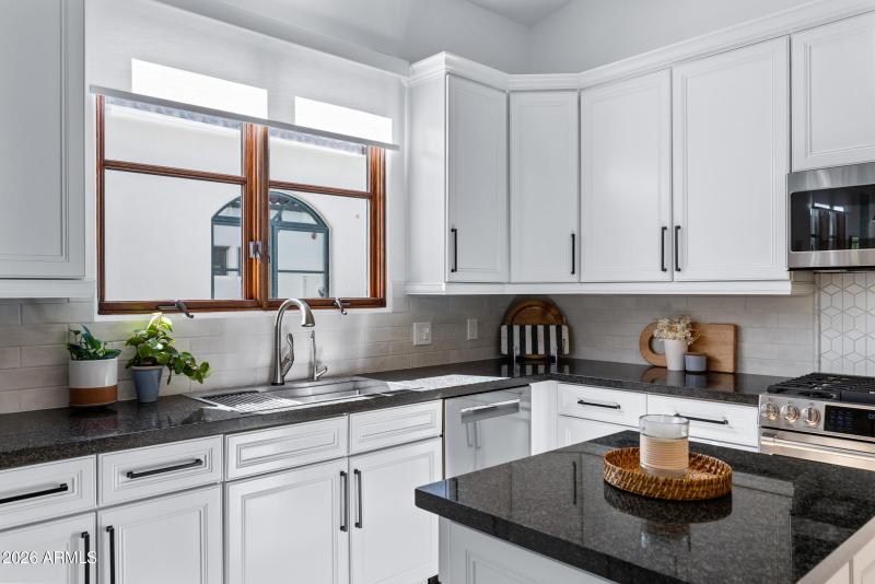 1777 W Ocotillo Rd #16-24