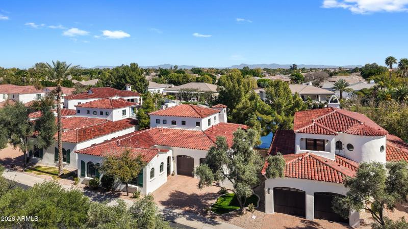 1777 W Ocotillo Rd #16-77