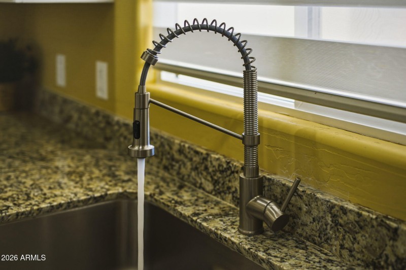 31-web-or-mls-210 N Pettoshas Dr-30