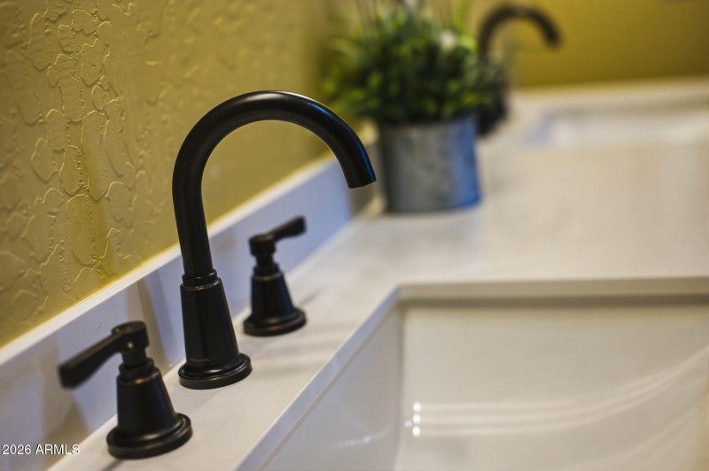 45-web-or-mls-210 N Pettoshas Dr-44