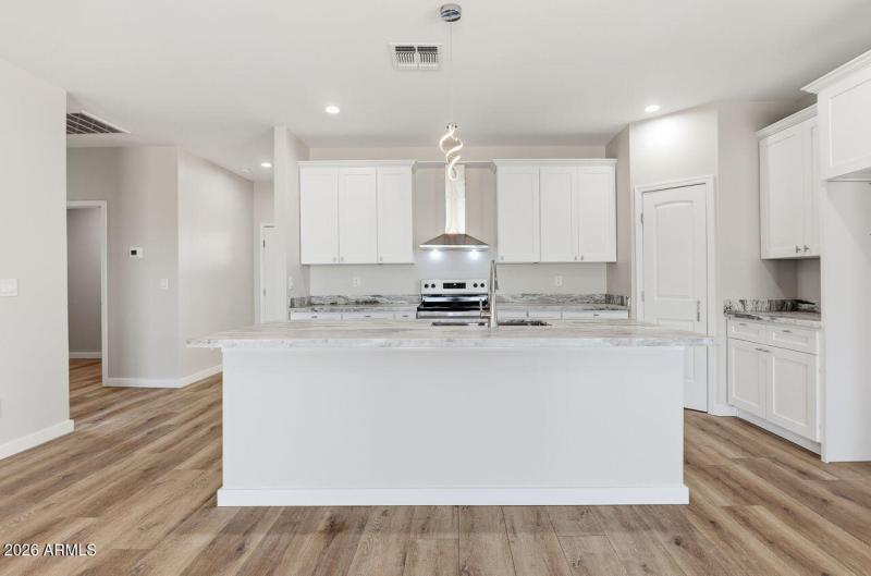 5-web-or-mls-9192 W Rafael Dr Arizona Ci