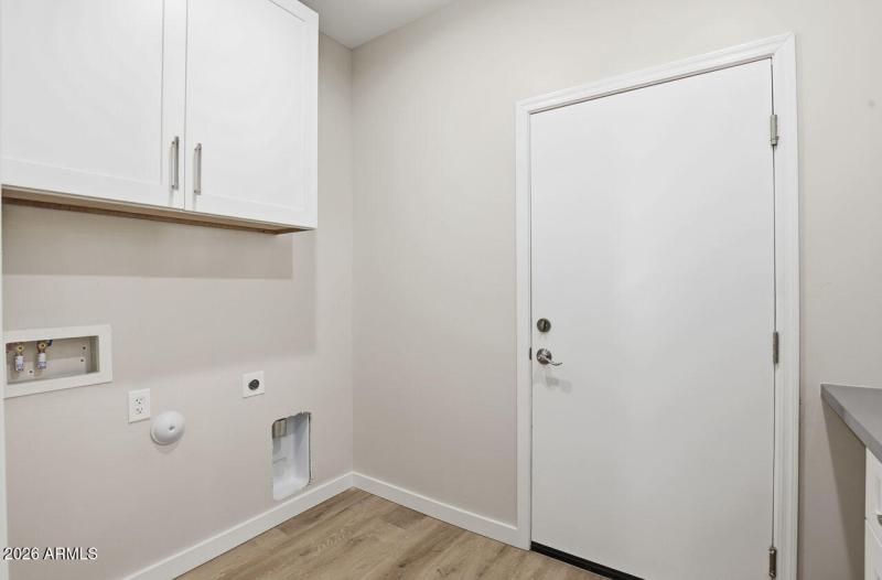 27-web-or-mls-9192 W Rafael Dr Arizona C