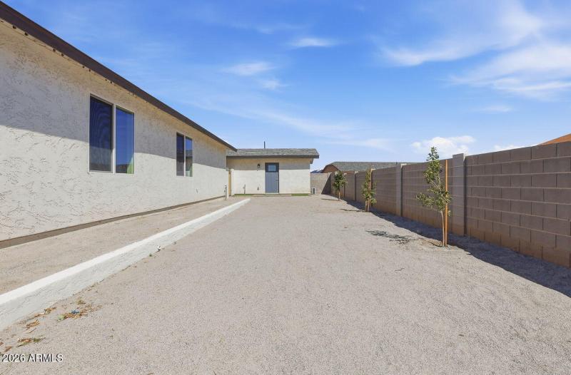 35-web-or-mls-9192 W Rafael Dr Arizona C