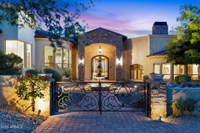 Stunning curb appeal
