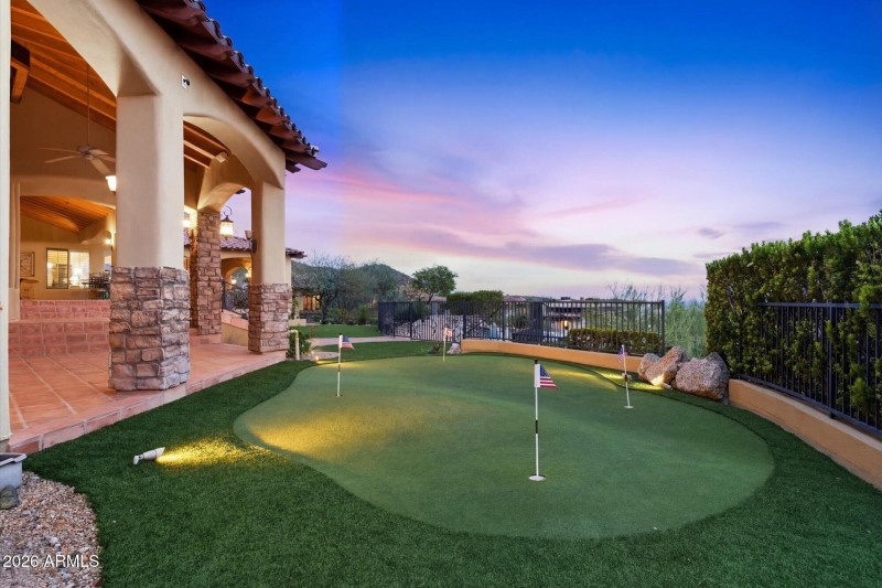 Private putting green