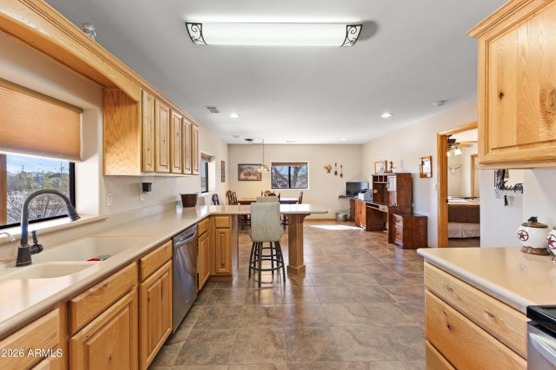 20526 W Carver Rd-19