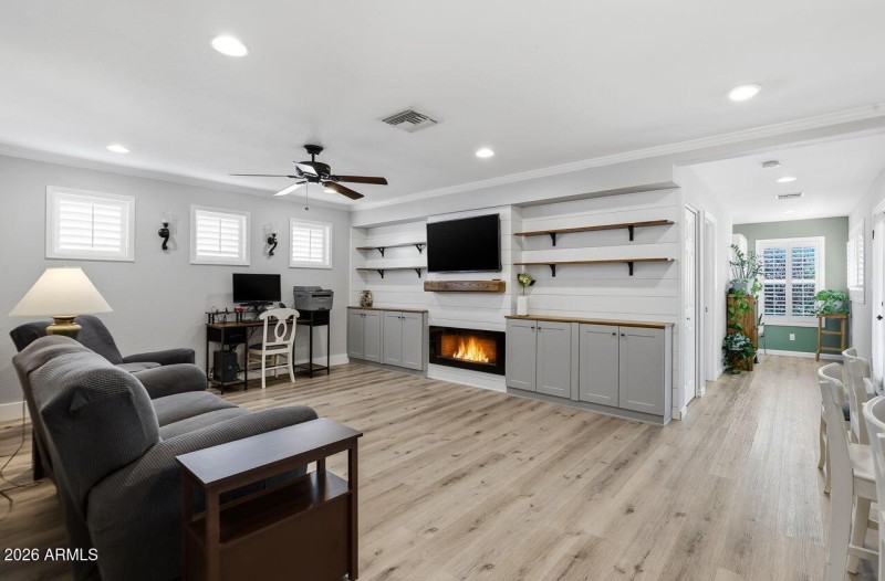 16-web-or-mls-18421 N 45th Dr Glendale,