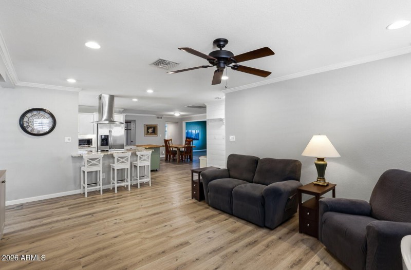 17-web-or-mls-18421 N 45th Dr Glendale,