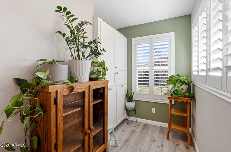 20-web-or-mls-18421 N 45th Dr Glendale,