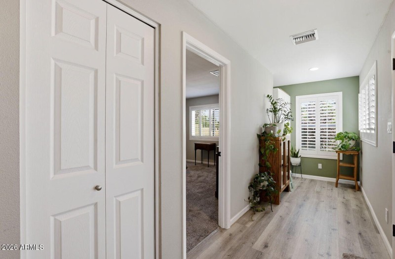 21-web-or-mls-18421 N 45th Dr Glendale,