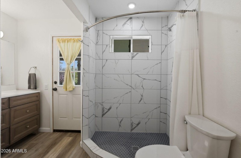 44-web-or-mls-18421 N 45th Dr Glendale,