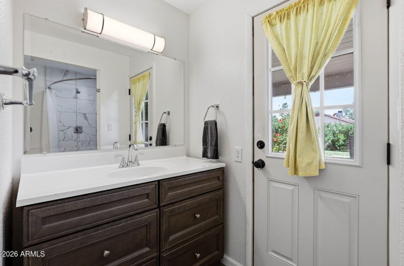 45-web-or-mls-18421 N 45th Dr Glendale,