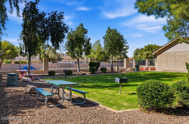 56-web-or-mls-18421 N 45th Dr Glendale,