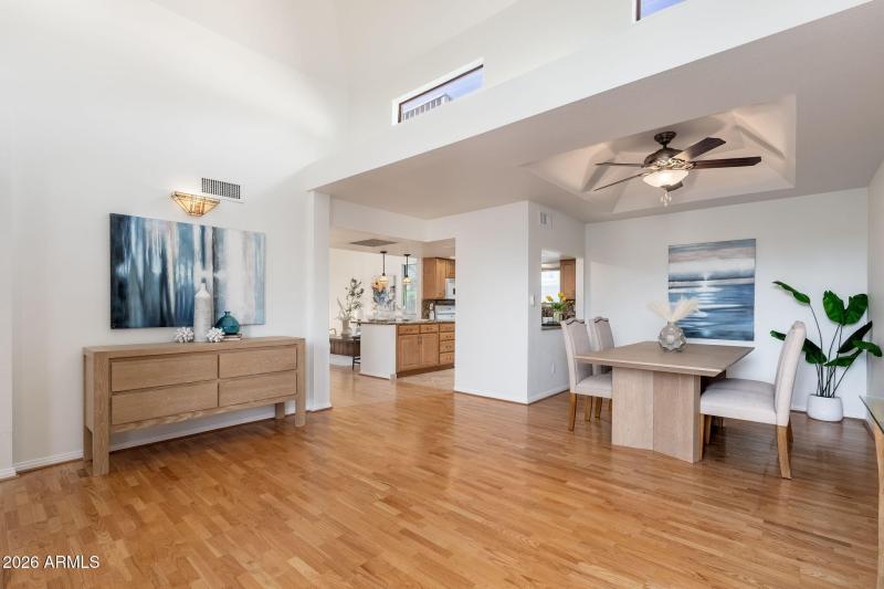 3015 E Coolidge St Unit 2 - 04