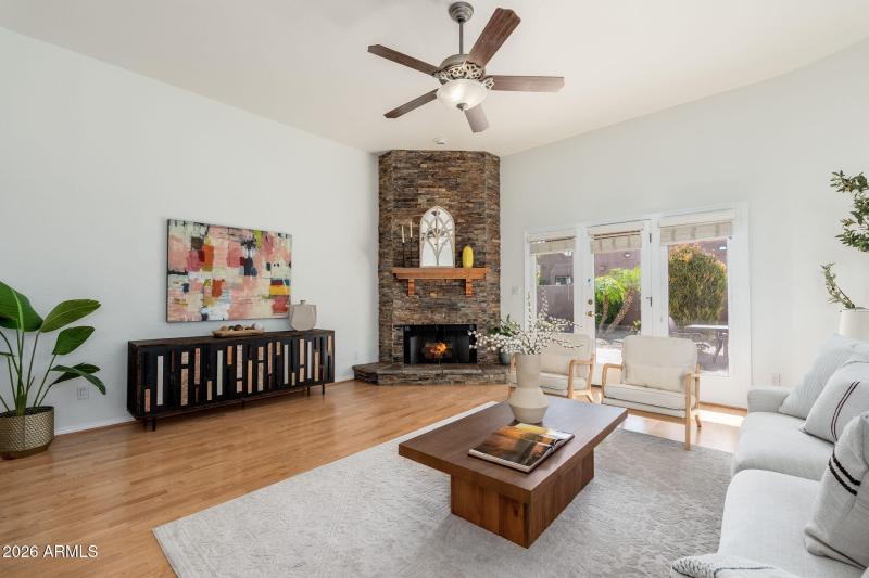 3015 E Coolidge St Unit 2 - 15