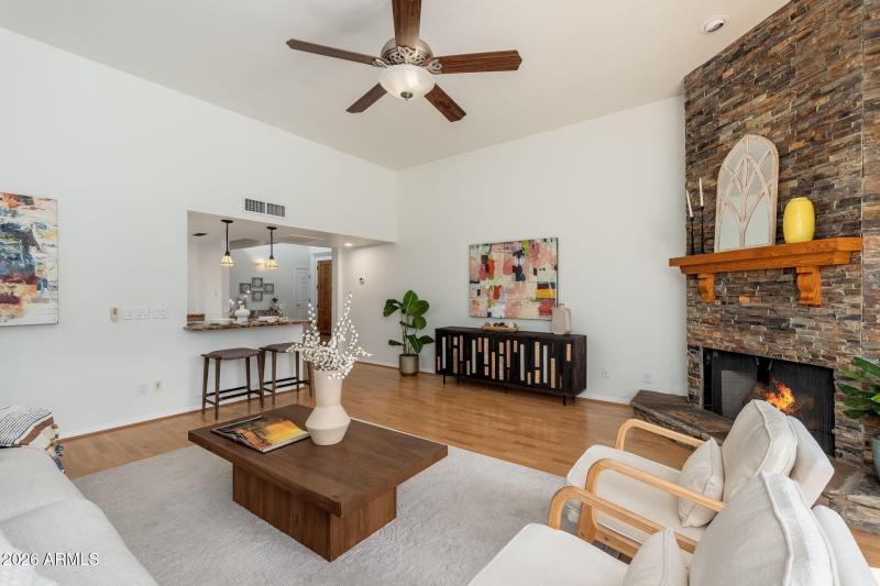 3015 E Coolidge St Unit 2 - 16