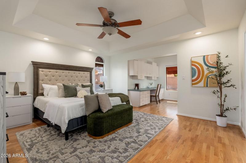 3015 E Coolidge St Unit 2 - 18