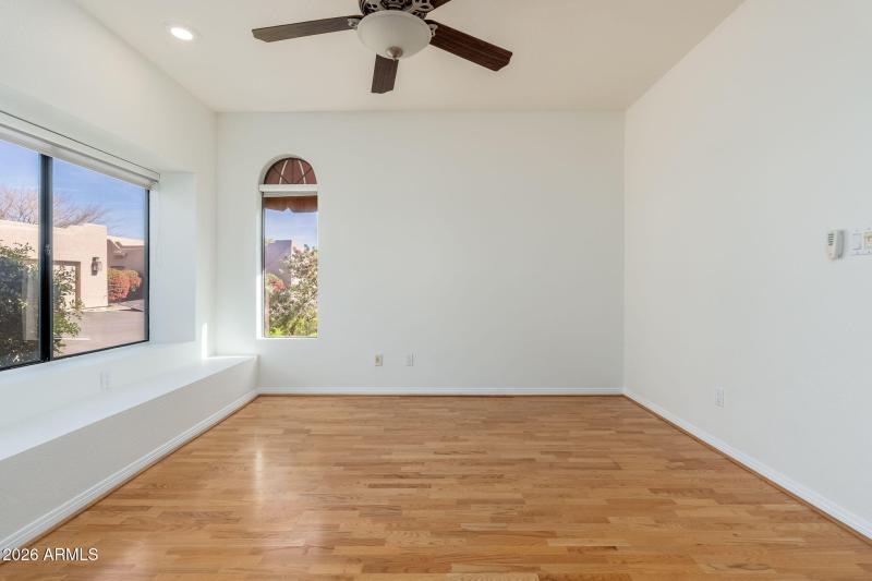 3015 E Coolidge St Unit 2 - 26