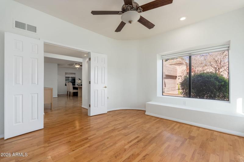 3015 E Coolidge St Unit 2 - 27