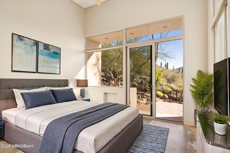 17-web-or-mls-44123-n-23rd-st