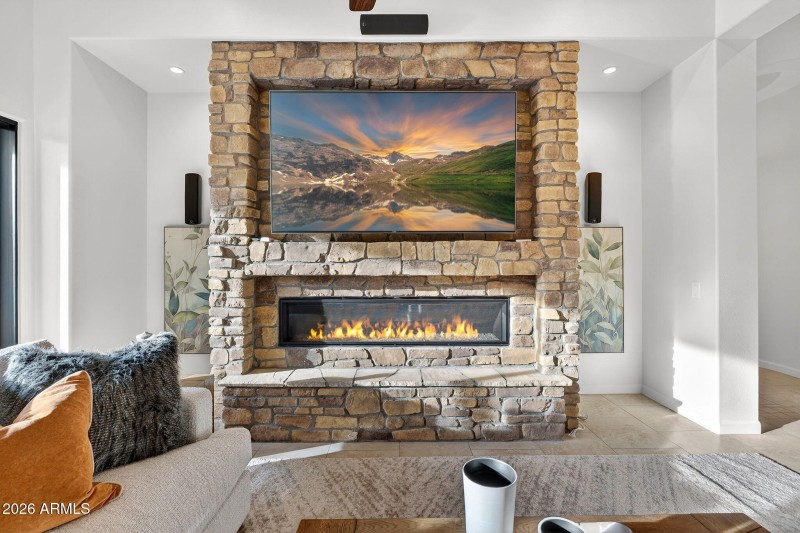 Gas fireplace