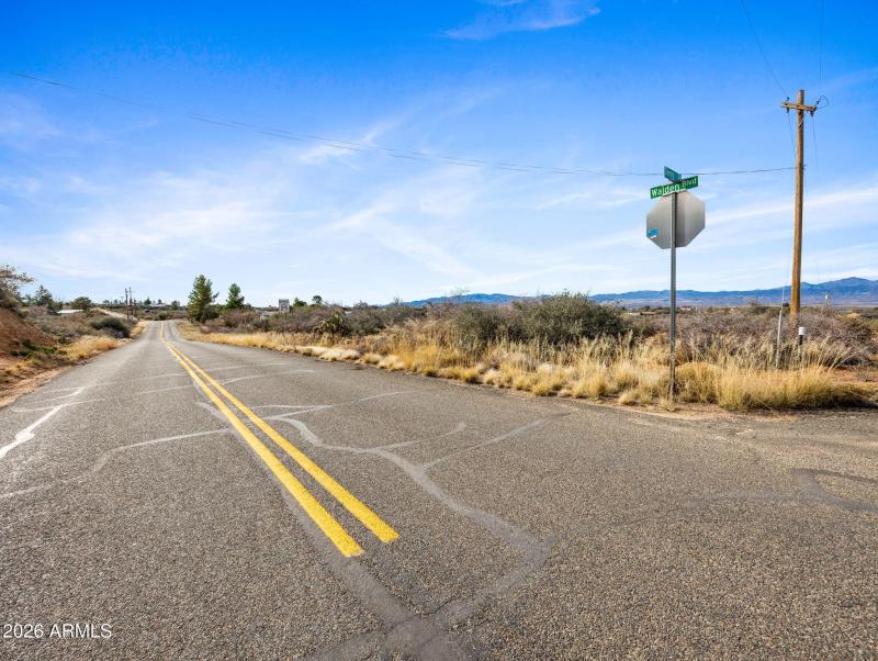 14-web-or-mls- 7565 W Derry Dr Wilhoit-4