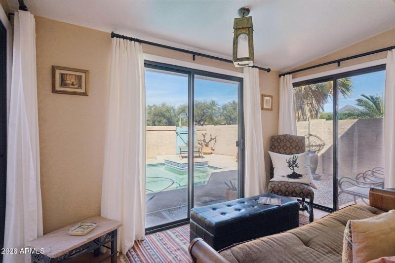 13-web-or-mls-9066-e-evans-dr