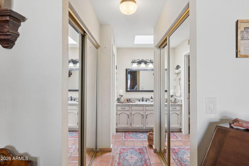 18-web-or-mls-9066-e-evans-dr