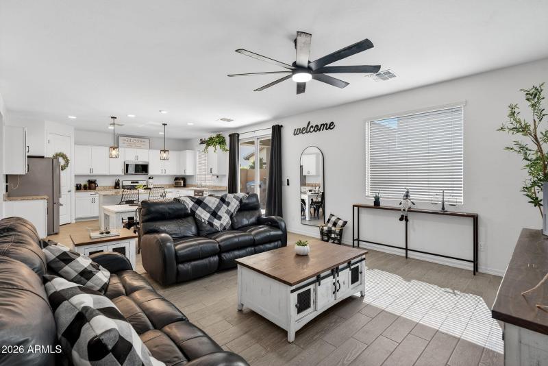 6-web-or-mls-46E Sector Dr