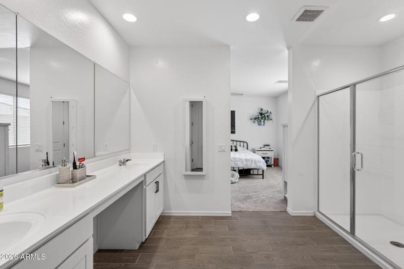 19-web-or-mls-32E Sector Dr