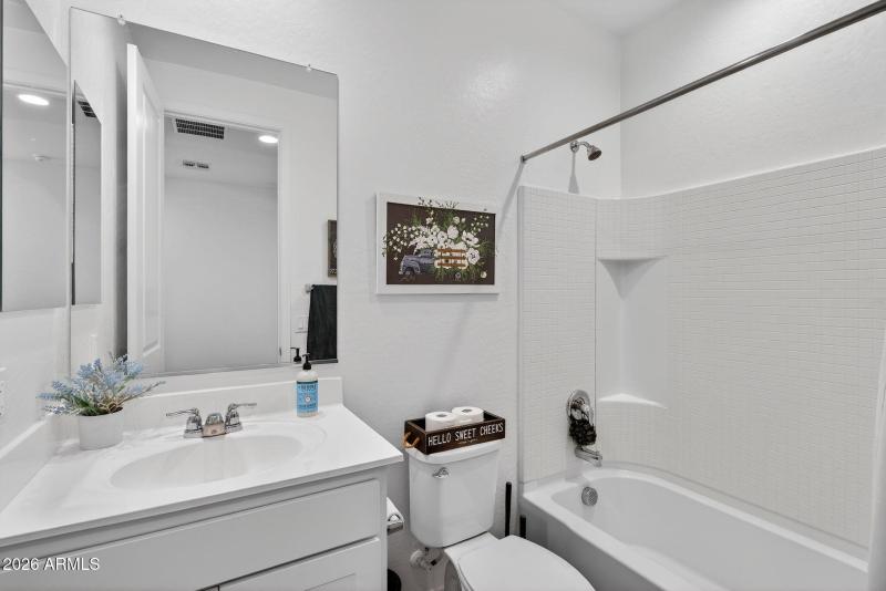 37-web-or-mls-42E Sector Dr