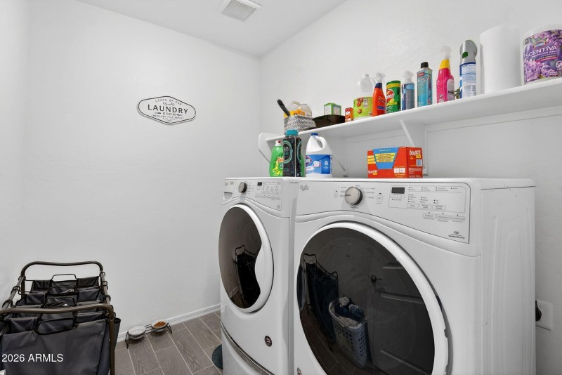 38-web-or-mls-05E Sector Dr