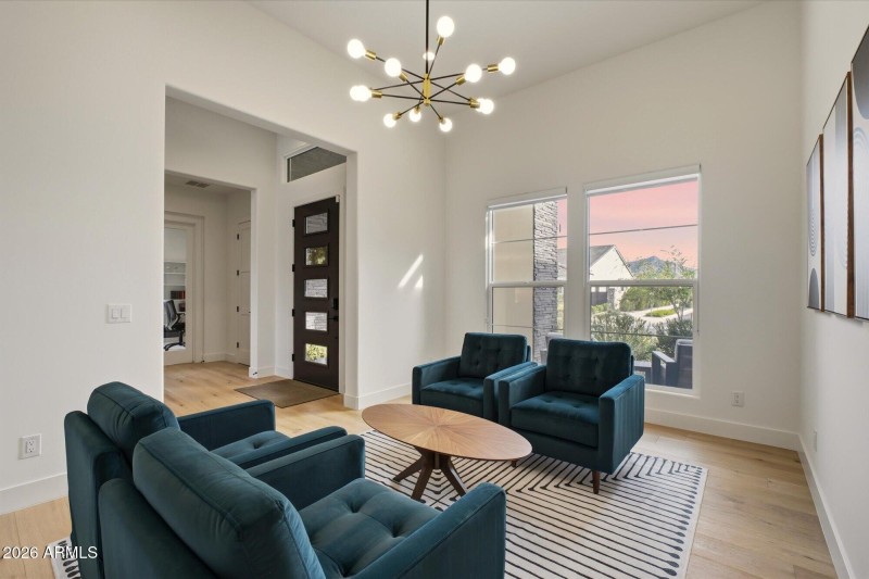 Formal sitting/dining