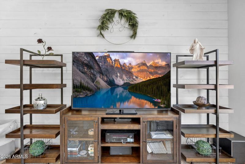 10-web-or-mls-26 Wyatt Way