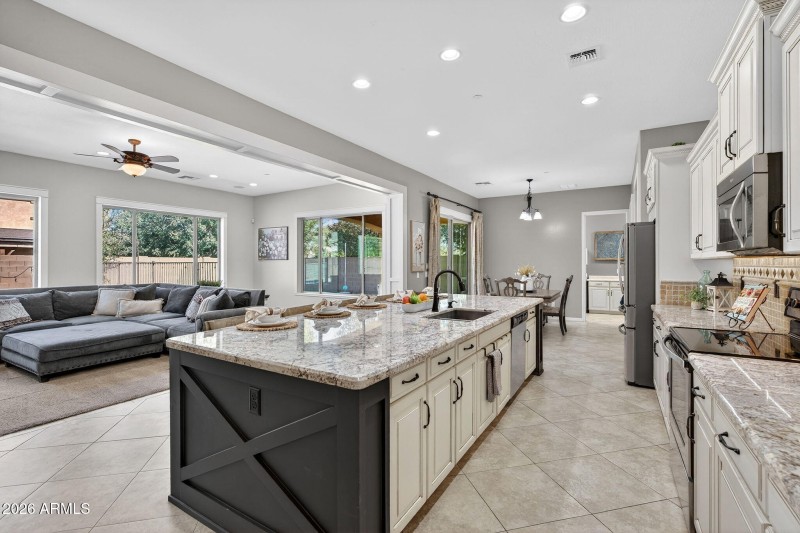 18-web-or-mls-18 Wyatt Way