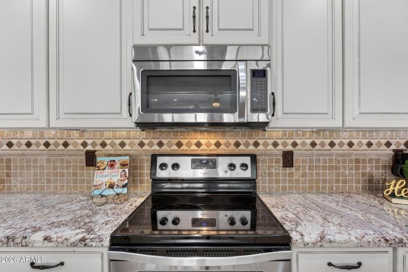 21-web-or-mls-19 Wyatt Way