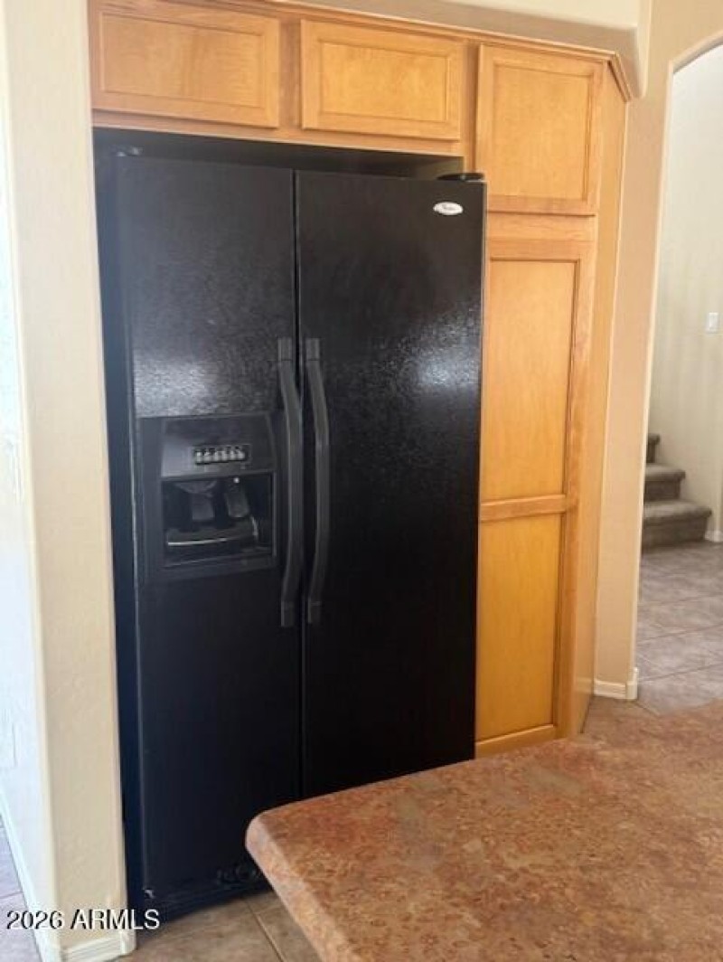 yavapai kitchen fridge